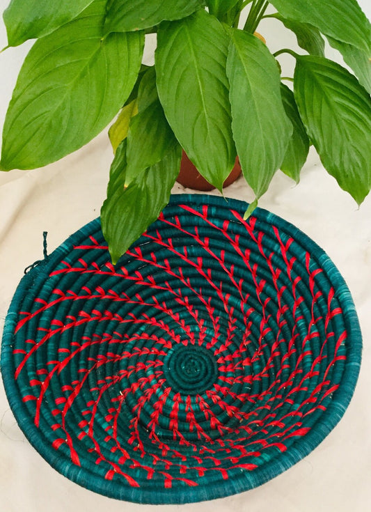 Red Spinning Illusion Patterned Green Basket